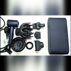 Dyson hairdryer Prussian Blue with Xtava black orchid and snozzle